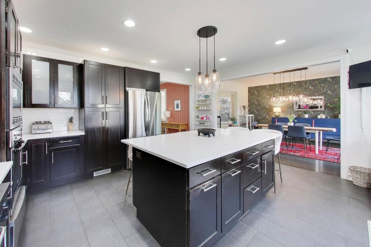 1217 Sheridan Rd