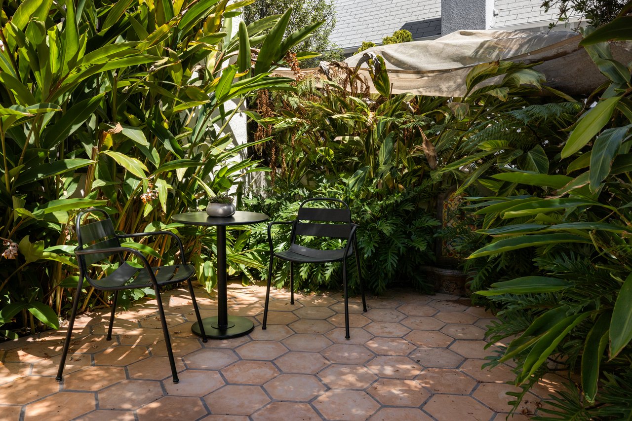 851 Masselin Ave, Miracle Mile