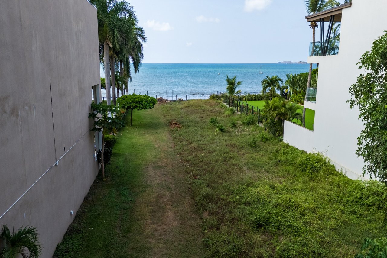 Surfside Beach Lot Y54 – Beachfront, Playa Potrero