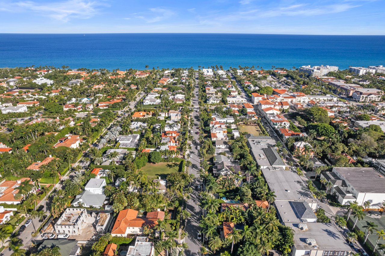 Double Lot Charmer In Town