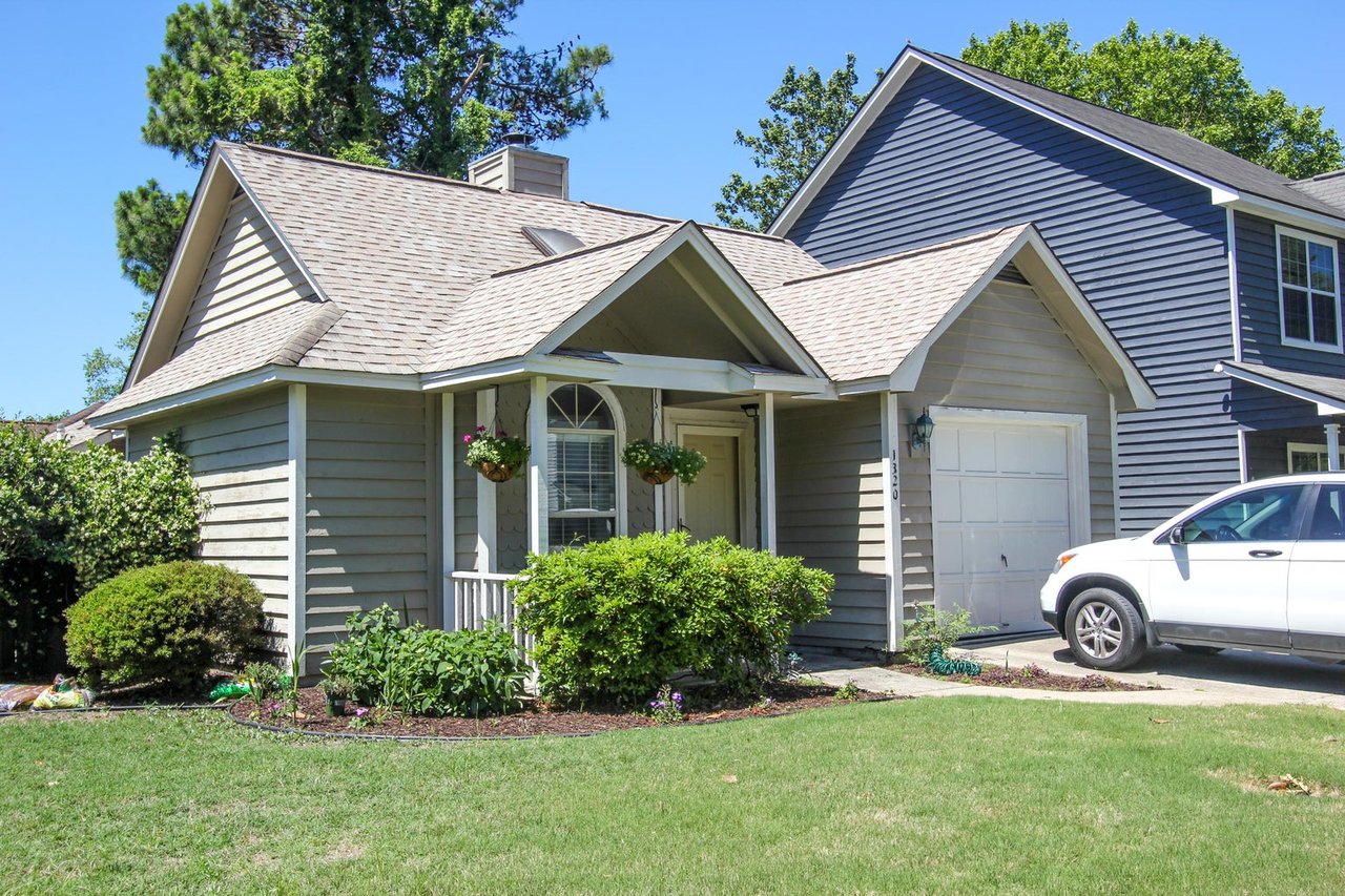 1320 Llewellyn Road