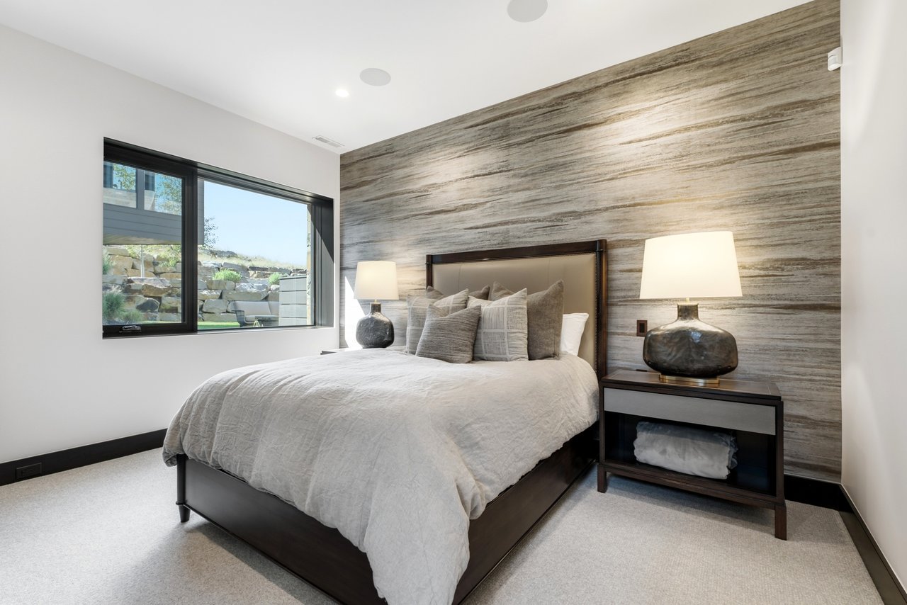 Top-of-Promontory Architectural Estate — Furnished & Turnkey - Front-Row Mountain Views