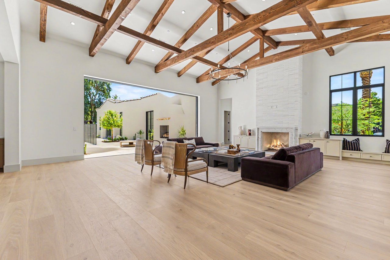 The Berneil House Paradise Valley Demonstrates Organic-Luxe design
