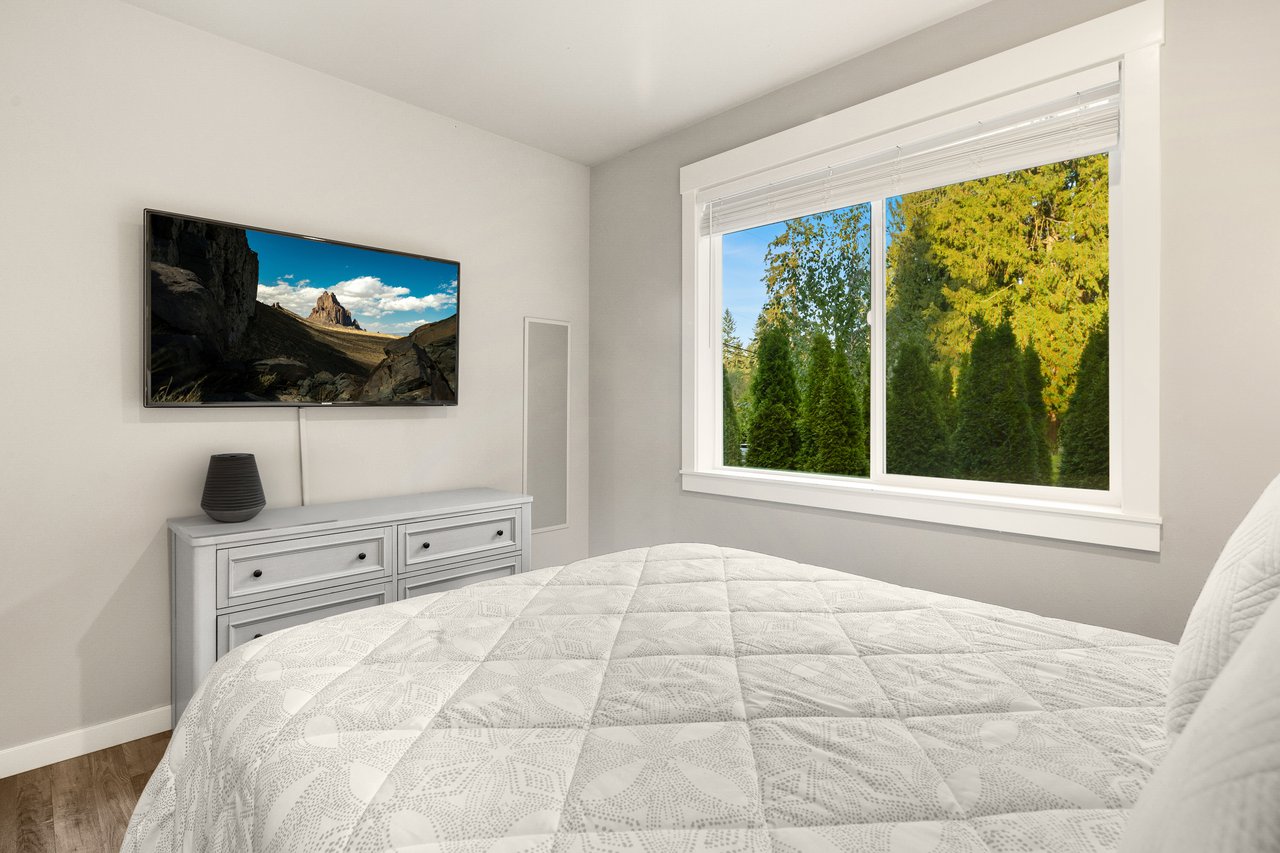 13005 NE 73rd Street Unit: 2