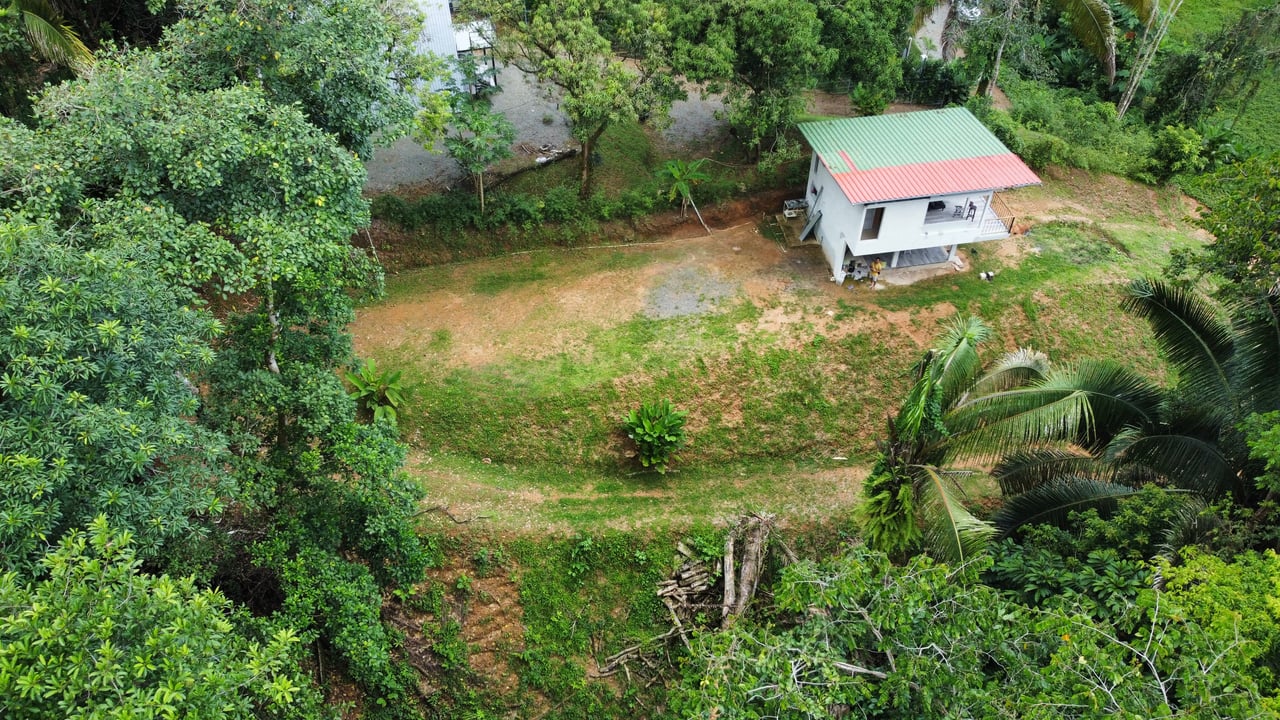 Investment Opportunity in Playa Hermosa – Fixer-Upper with Great Potential!