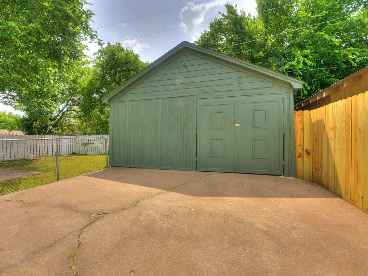 1810 N Park