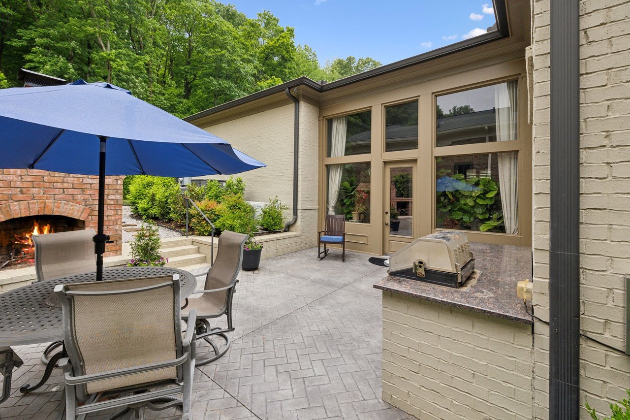 1025 Falling Leaf Cir