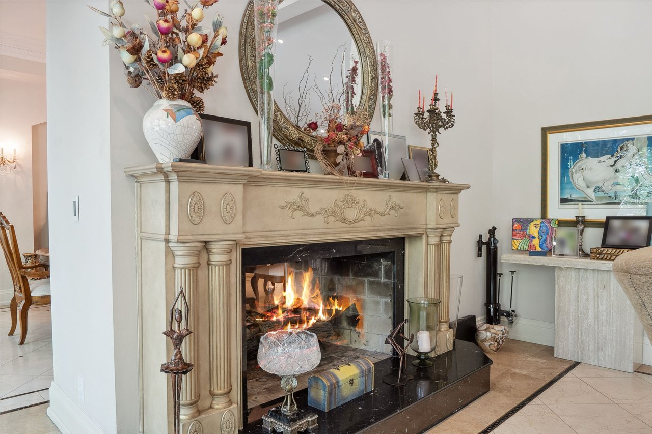 Prestigious Riverview Drive