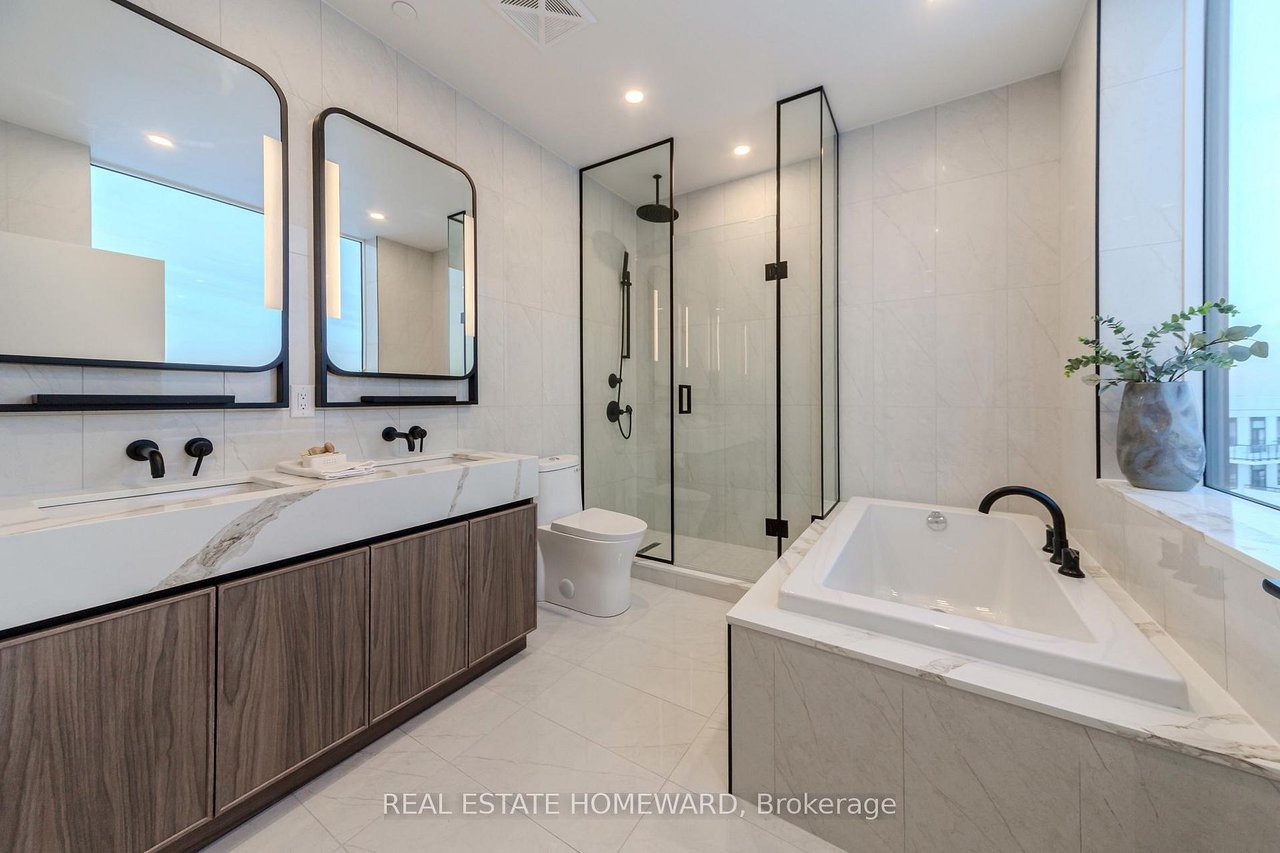 PENTHOUSE BY THE BEACHES 