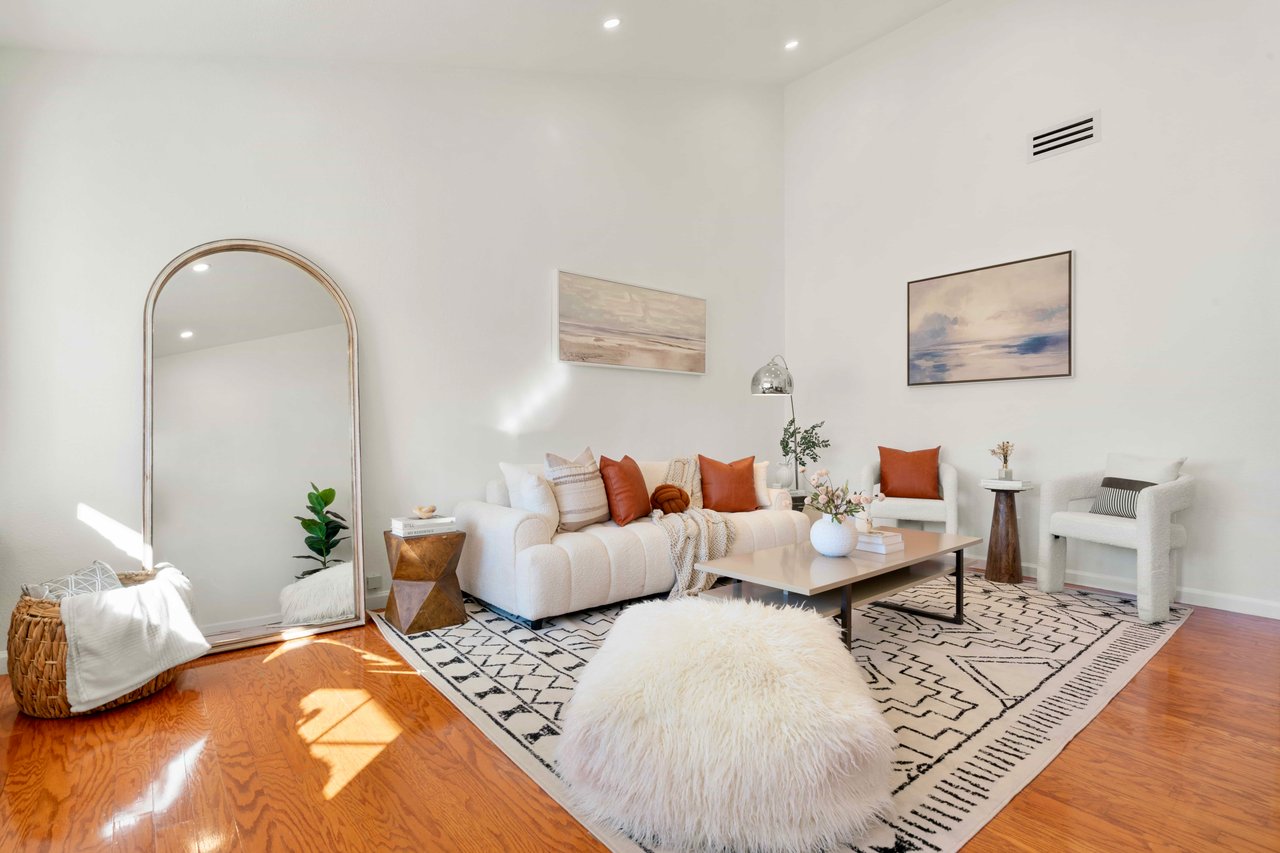 32490 Lake Temescal Ln