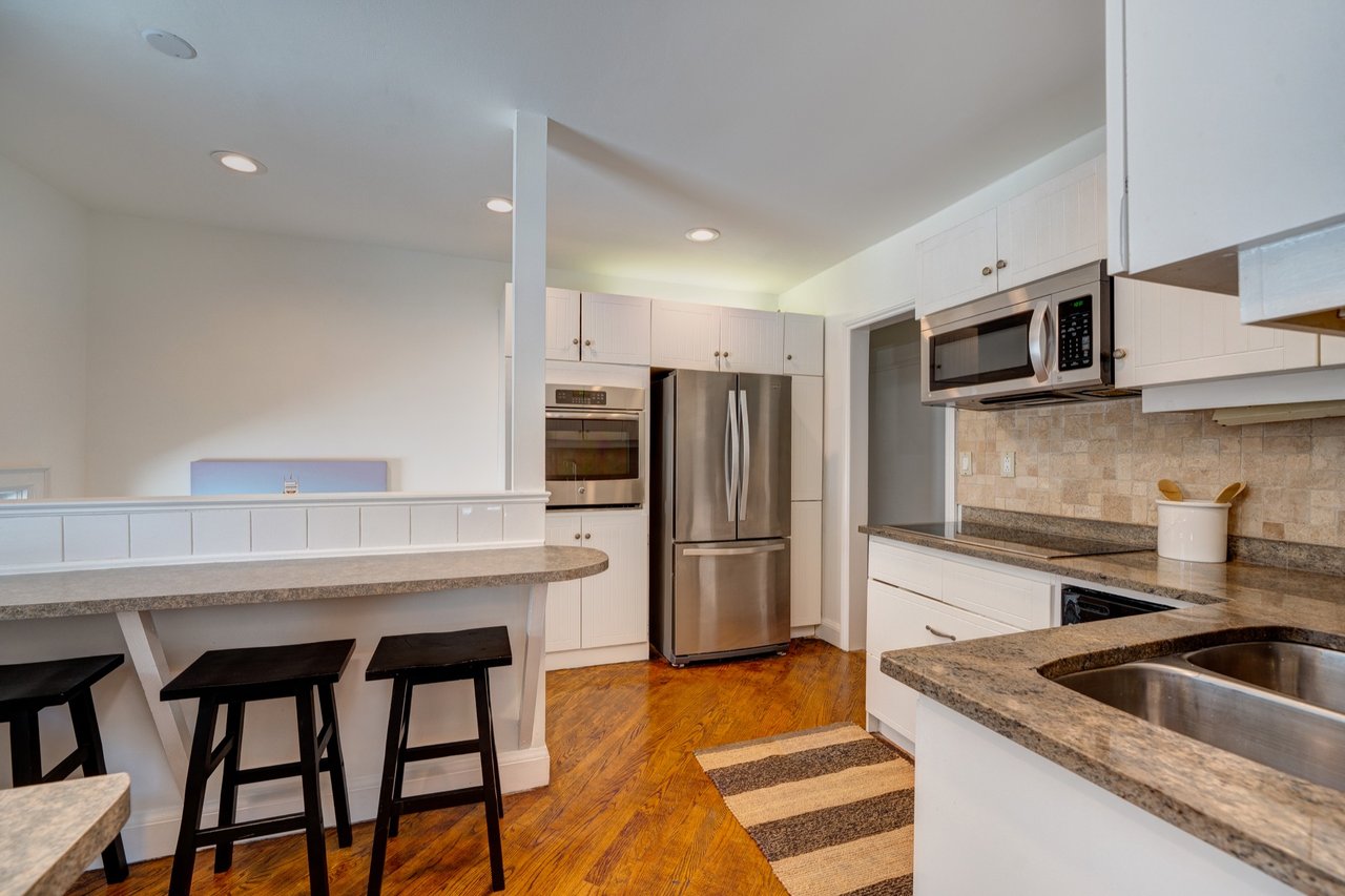 25 Scarboro Beach Blvd, Upper Unit
