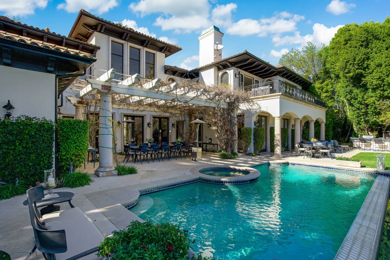 16677 Stone Oak Park