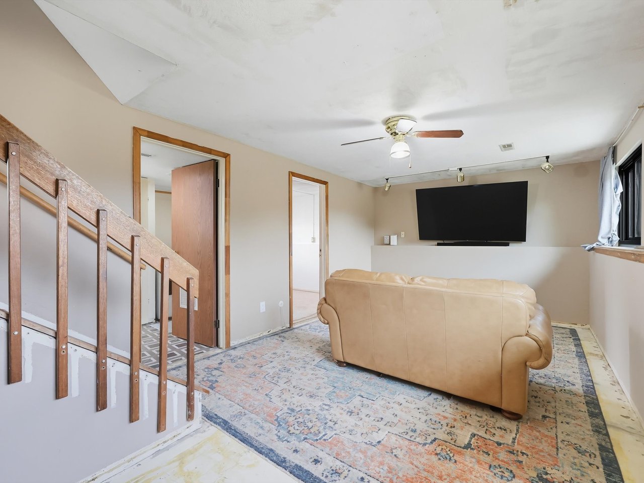 6735 Goldfield Drive