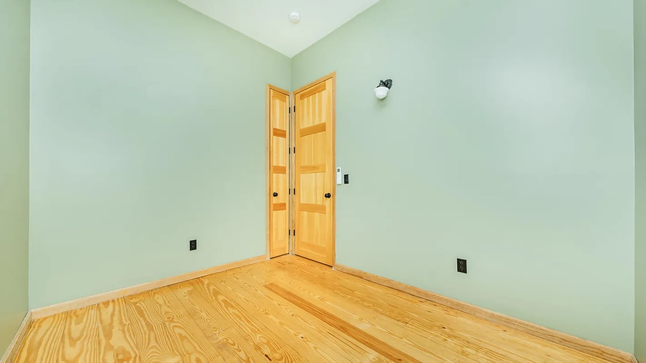 208 Starr Street 2L