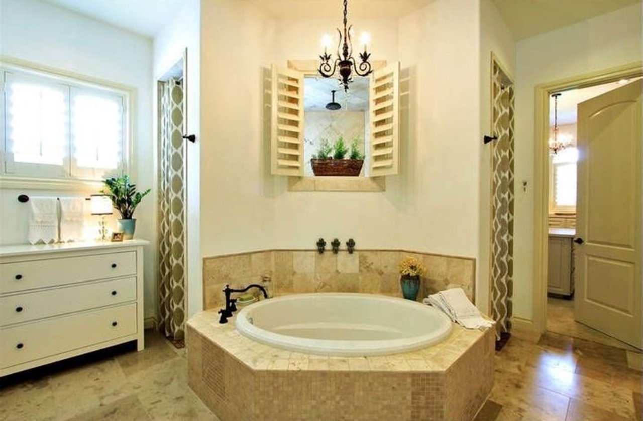 Private One Story Home in Gated Enclave Near Lake Travis Marina