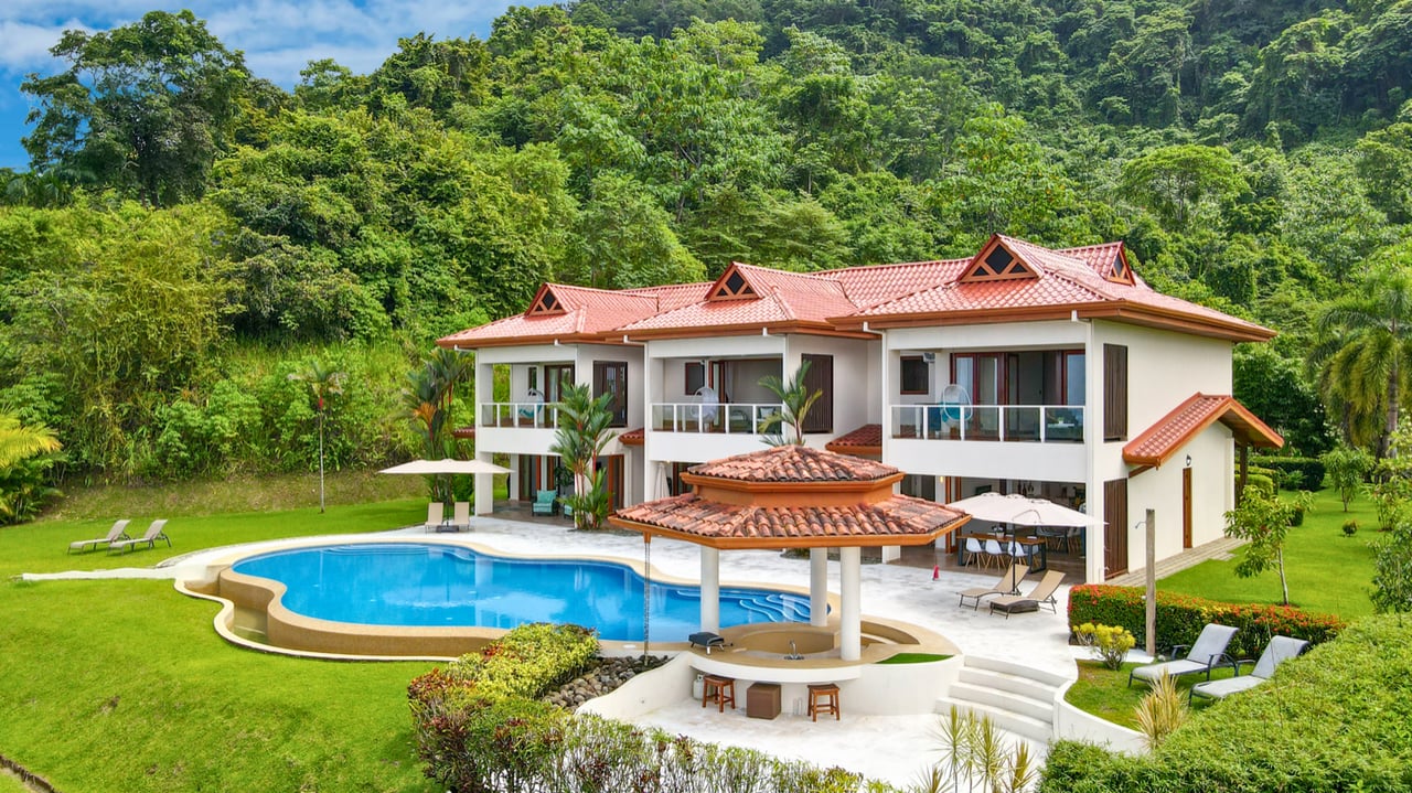 Ocean-View Luxury Home in Ojochal with Sunset Views and Retreat Potential