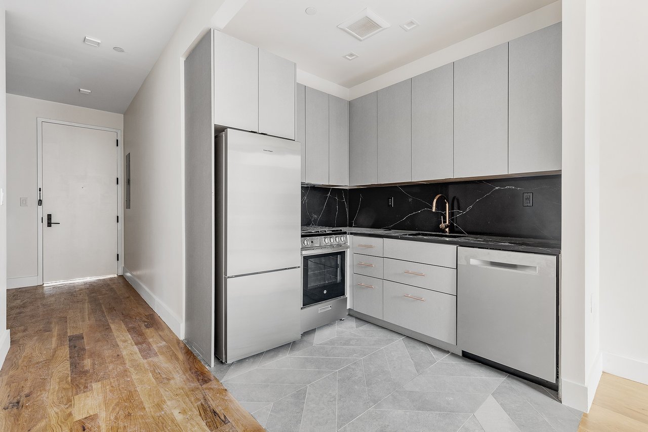 371 LINCOLN Road 1