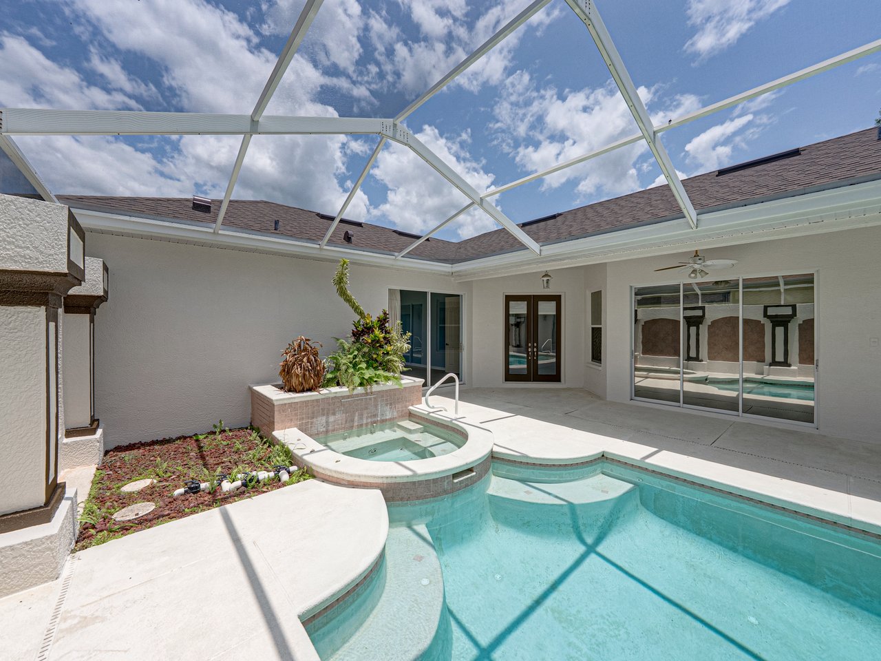 12333 WOODLANDS CIR