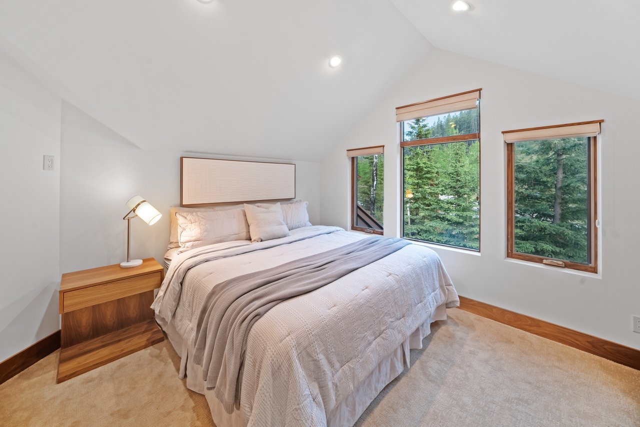 Refined Mountain Living at Cairns Landing