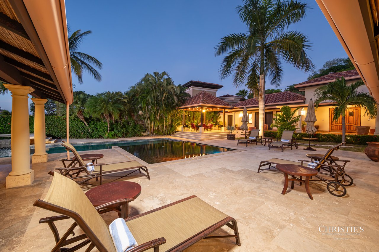 Casa Playa Bonita | Beachfront Luxury Estate in Playa Flamingo