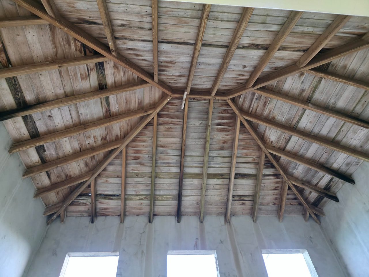 1116 Brady Ghut Unfinished Fixer Upper