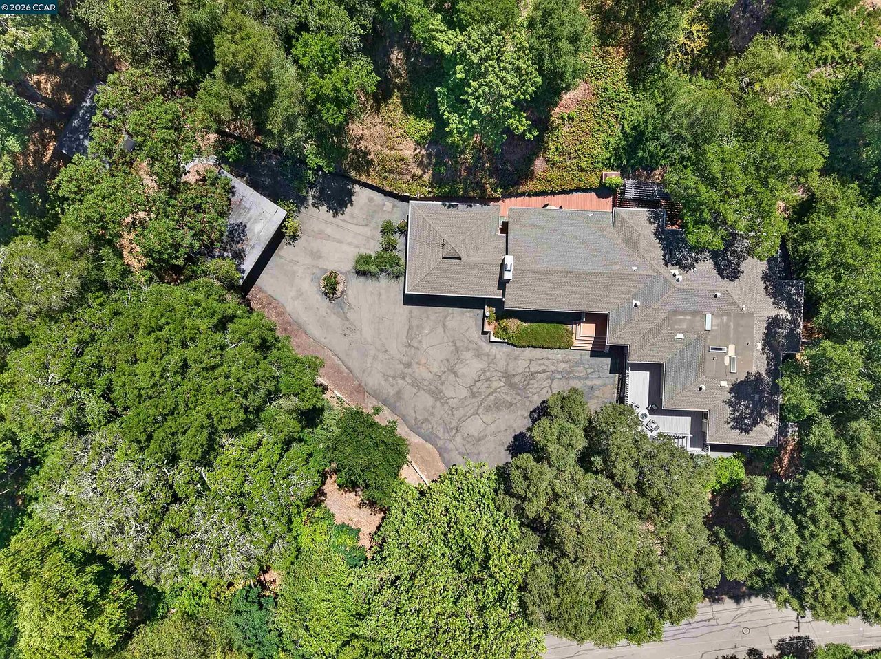 1 Greenwood Ct