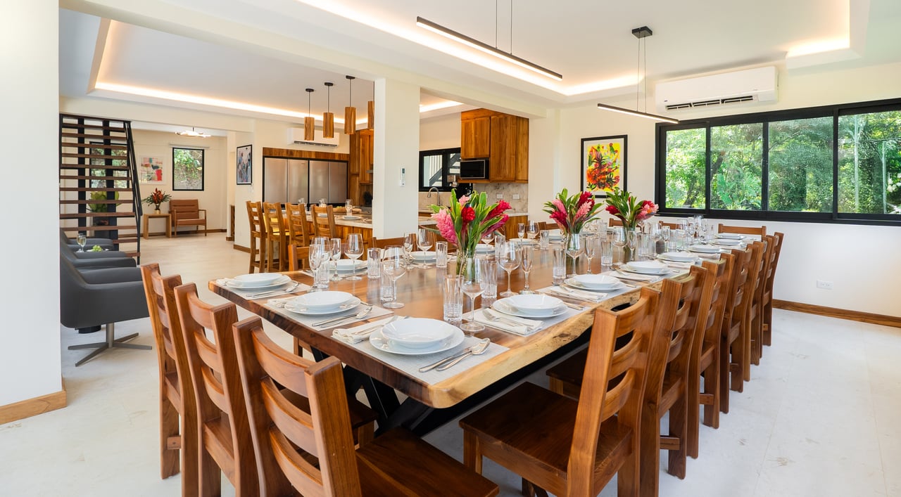 Grand luxury 9 bedroom, 9.5 bath ocean view home near Marina Pez Vela