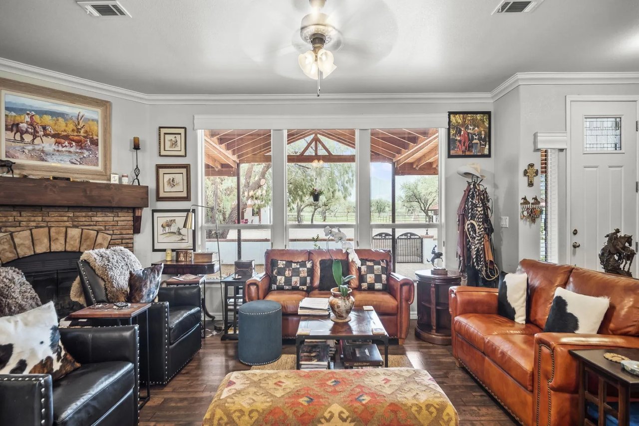 3155 W Elephant Head Rd