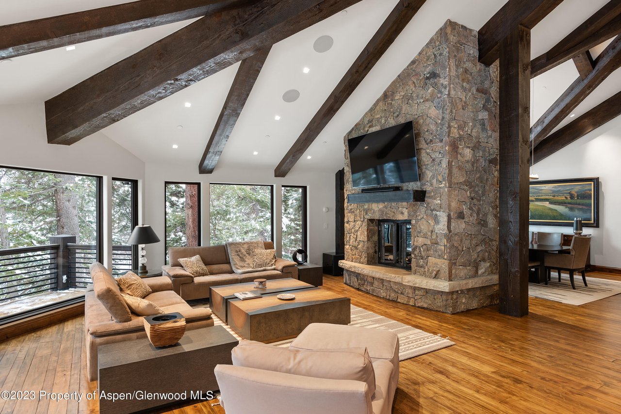 1819 Maroon Creek Road