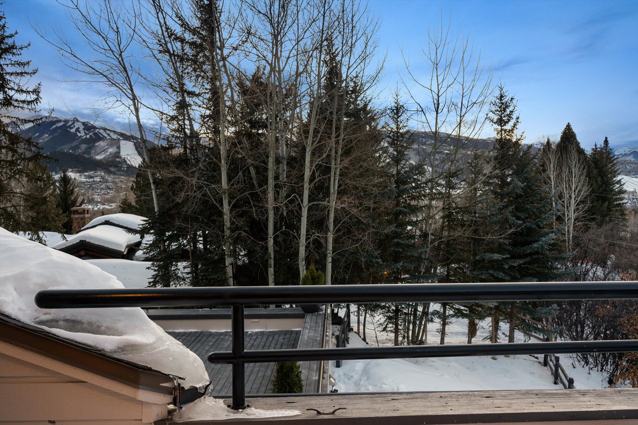 Designer Living with Unmatched Mountain Views