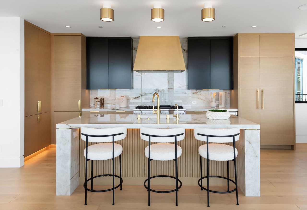A Coastal Benchmark: Inside 316 32nd Street
