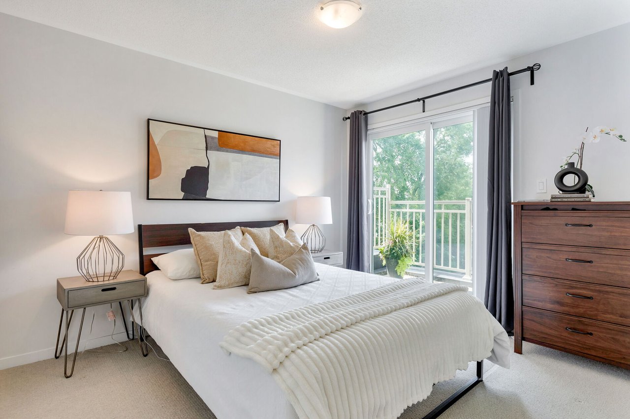 Steps From The Lake!