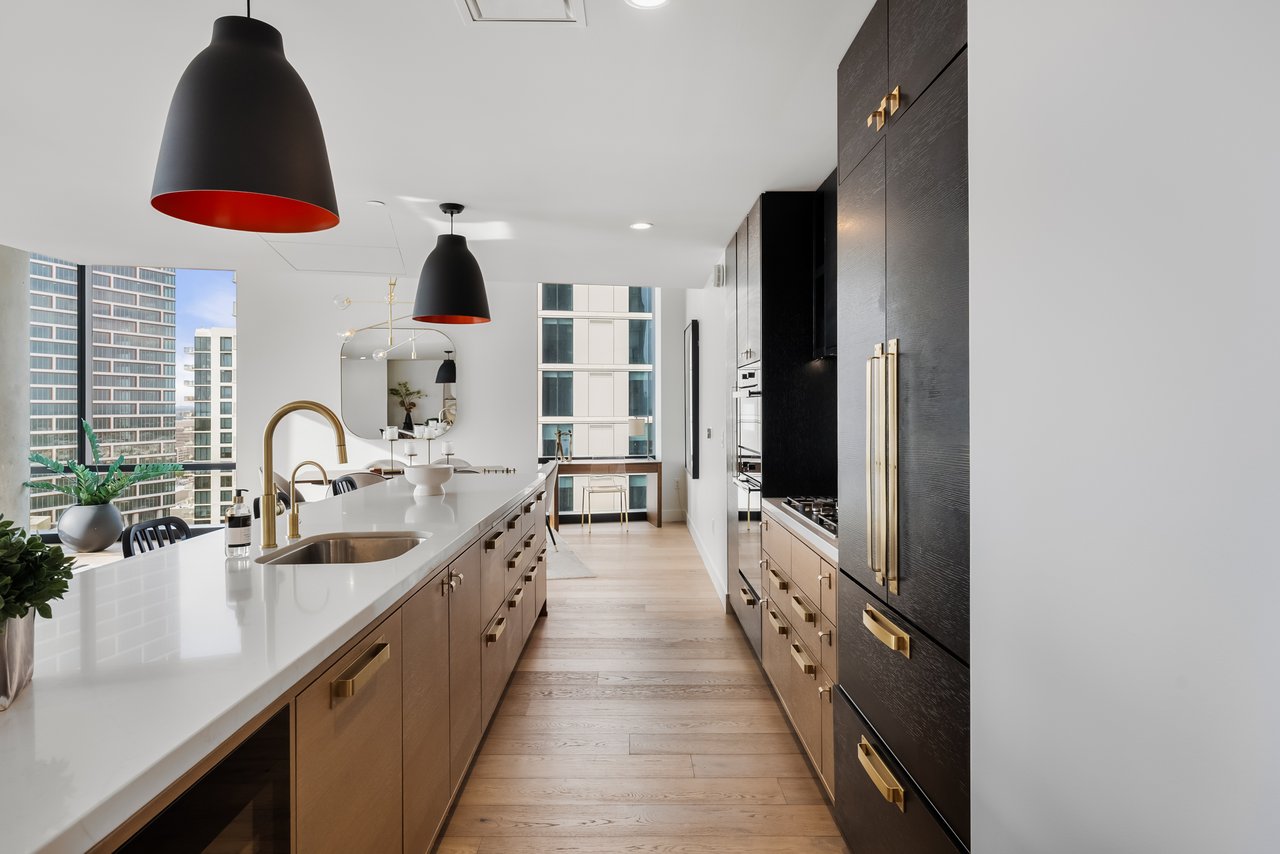 The Skyline Residence at 70 Rainey
