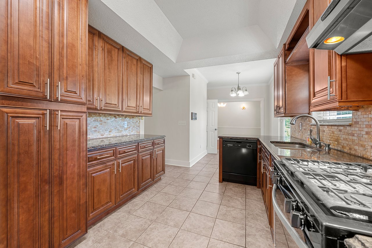 140 Forest Lake