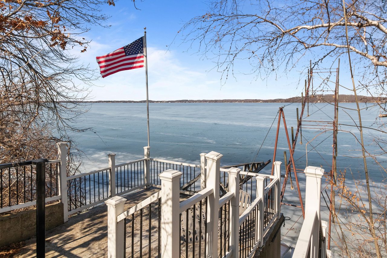 W2632 Oakwood Beach Road