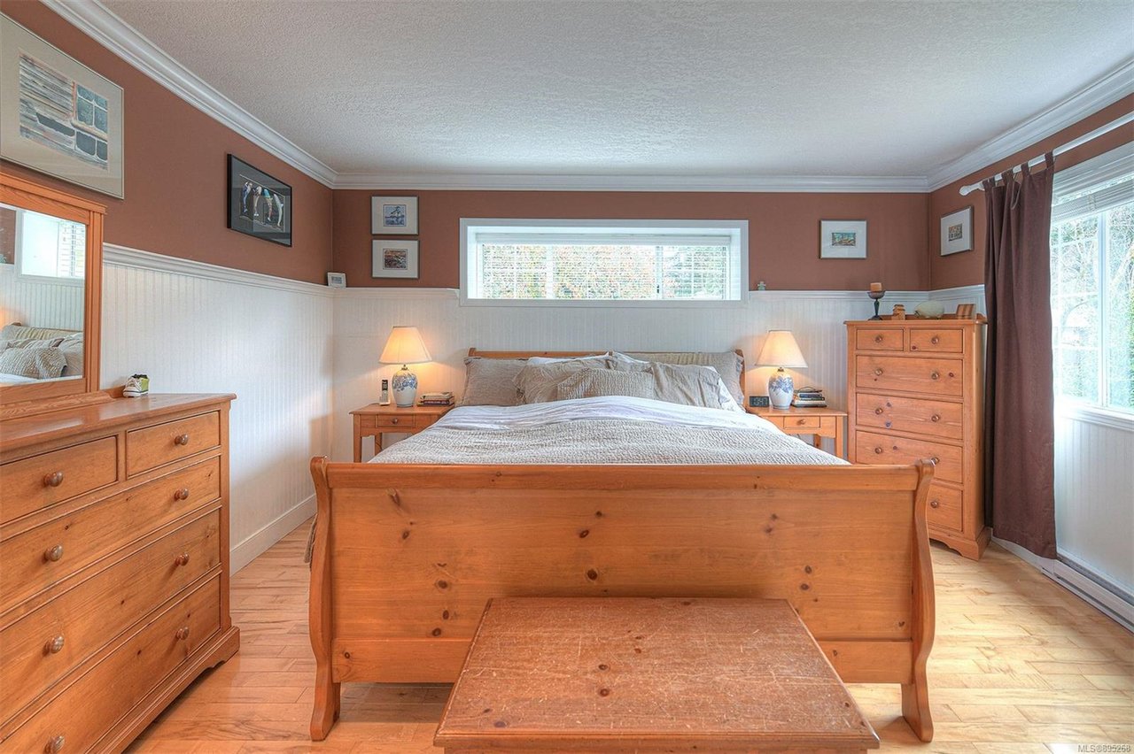 751 Helvetia Cres