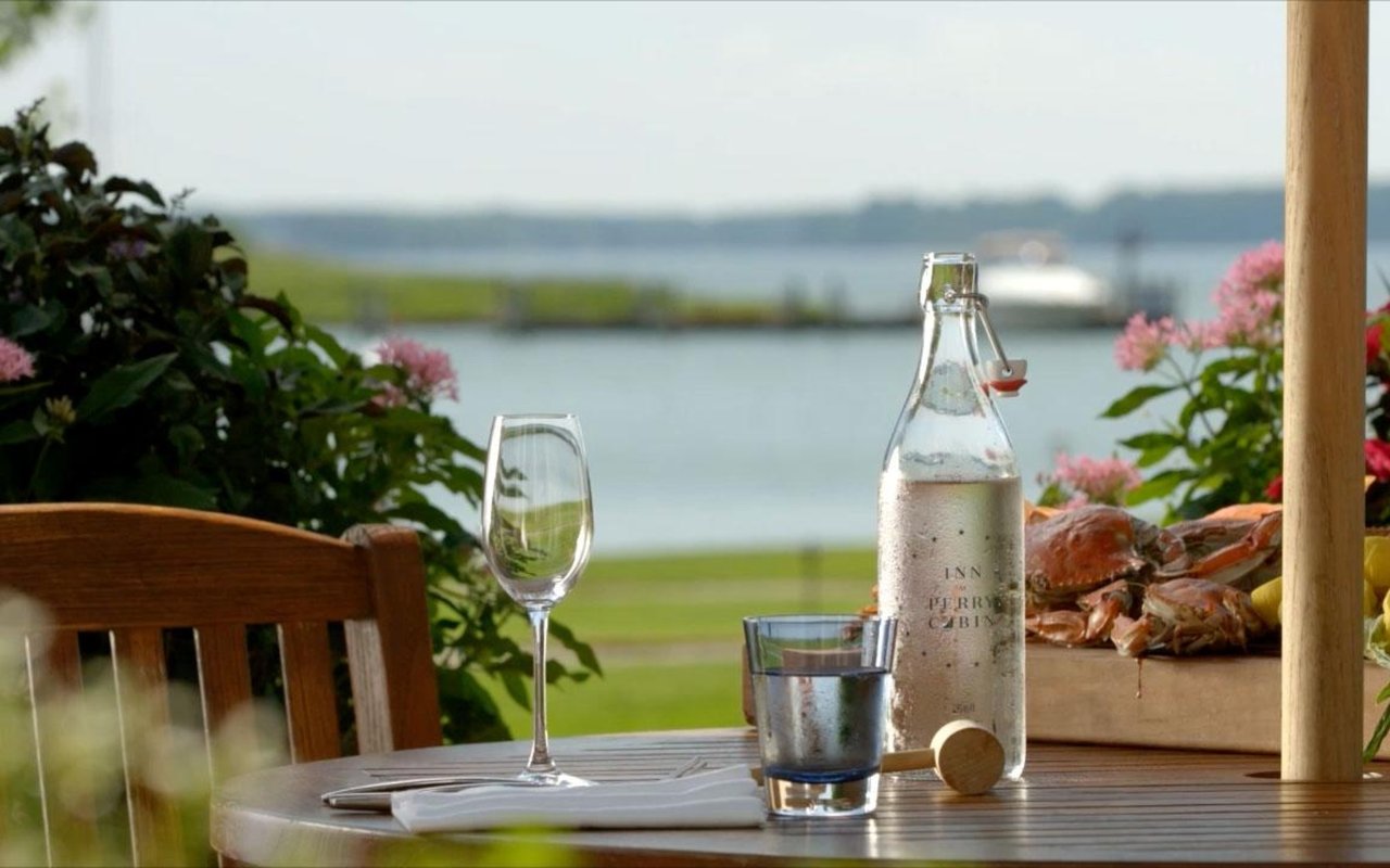 Eastern Shore Waterfront Dining: Discover Coastal Charm and Culinary Excellence