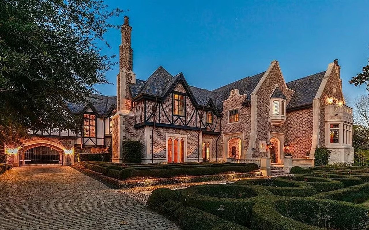 River Oaks