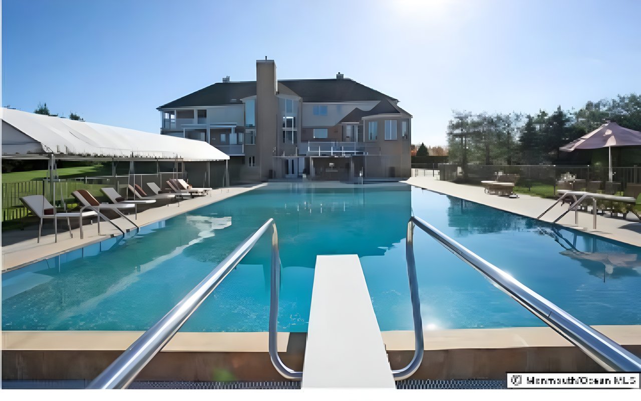 Queen Latifah's Colts Neck Estate Still On Market