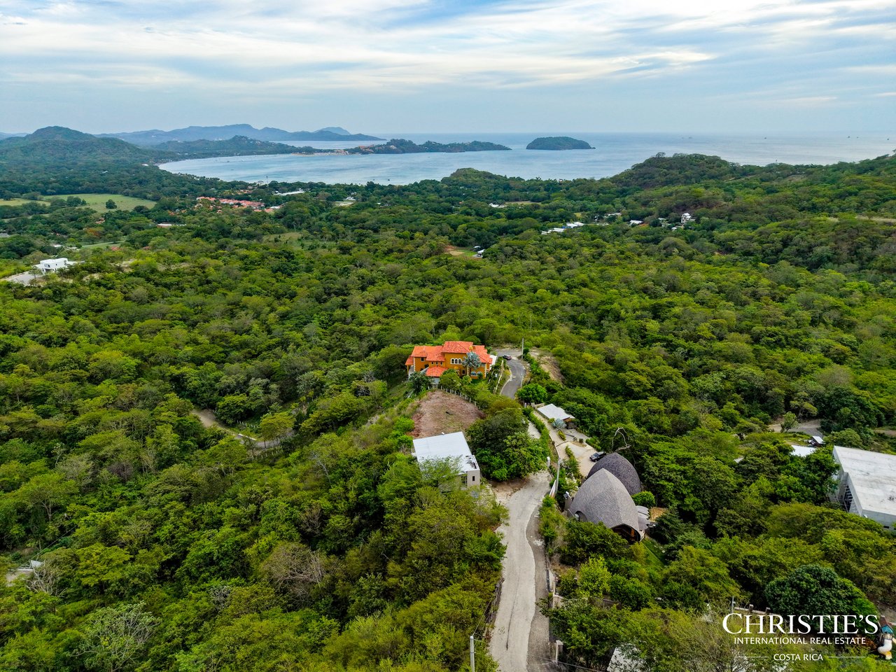 LE CLOS - An Exclusive Three-Residence Estate 