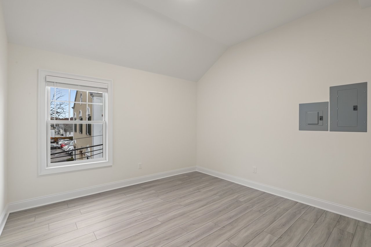 225 Katonah Avenue Unit: 3