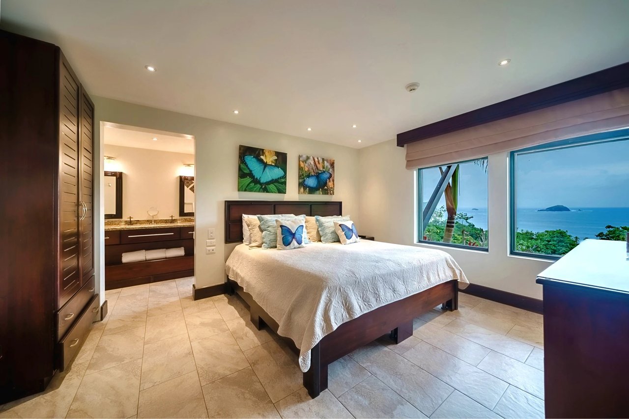 Vista Hermosa, Lucrative Contemporary Estate