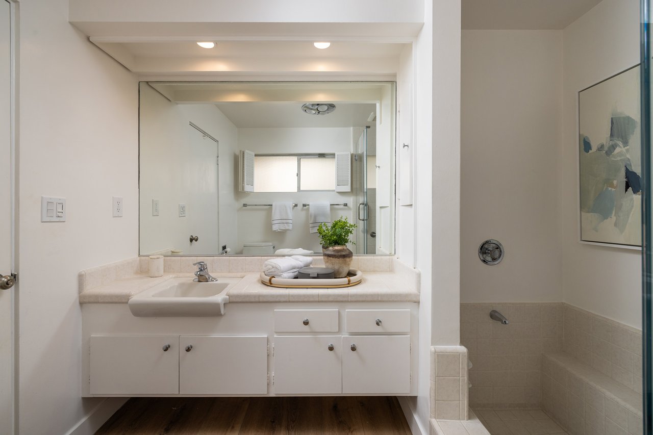 1007 White Sails Way