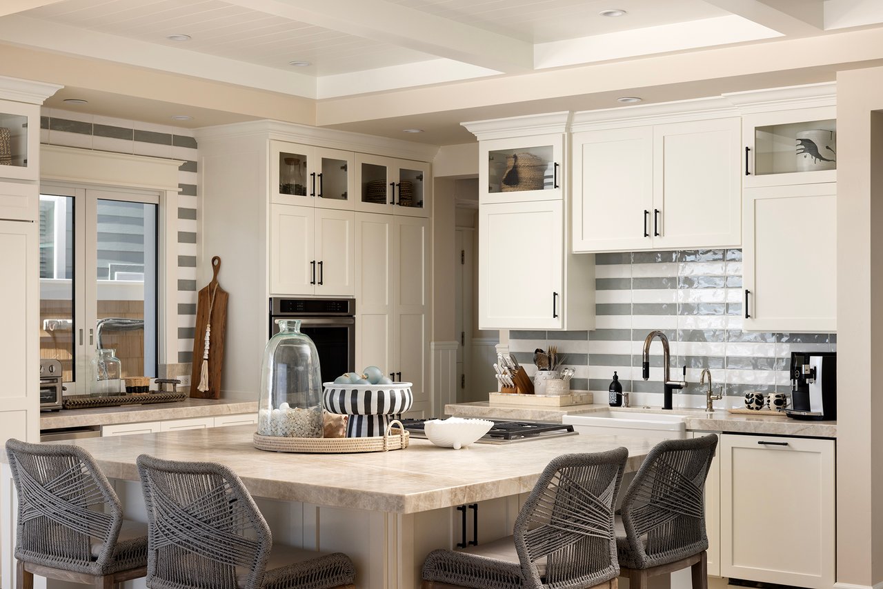 1880 N El Camino Real 23