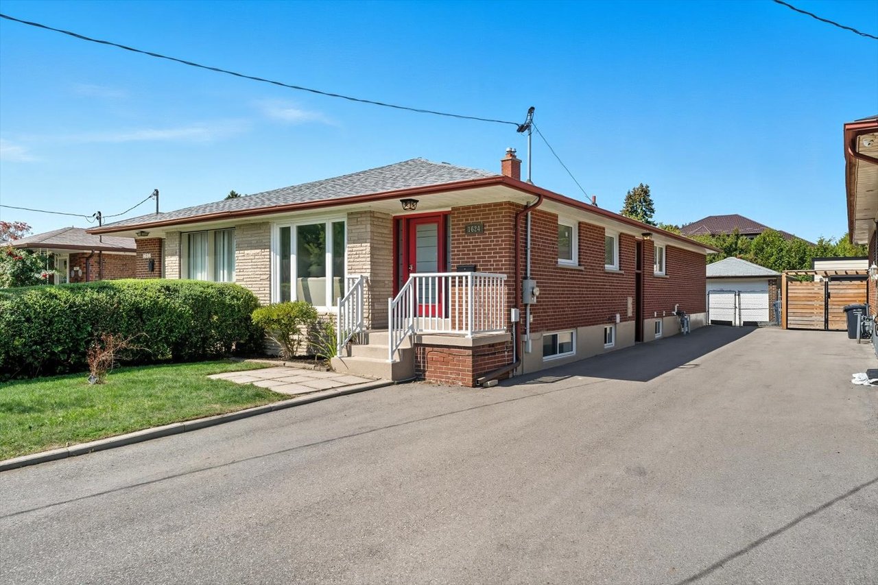 1624 Coram Cres