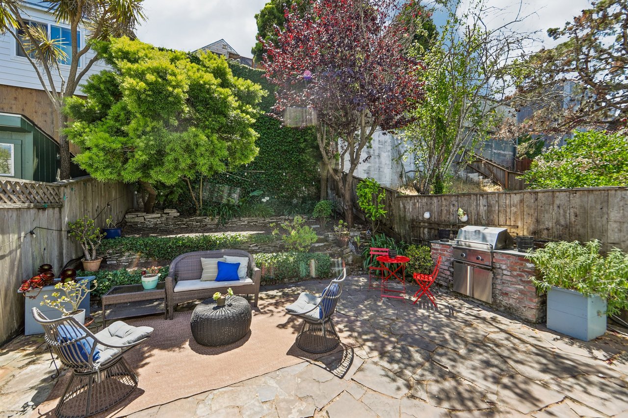 3855-A 18th Street