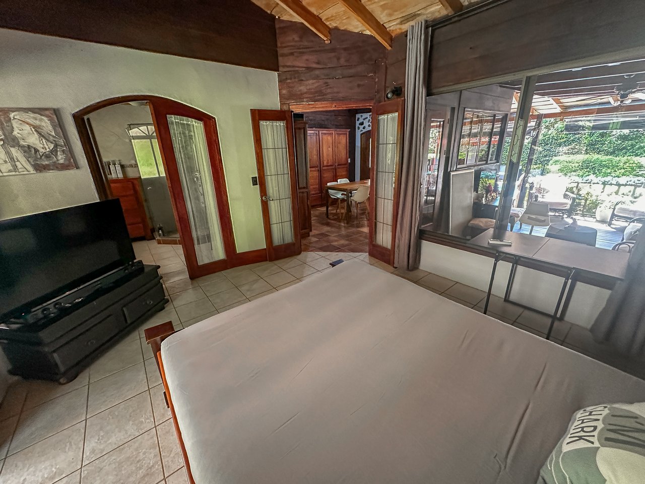 A riverfront 3-bed home on a large property In Ojochal, Costa Rica