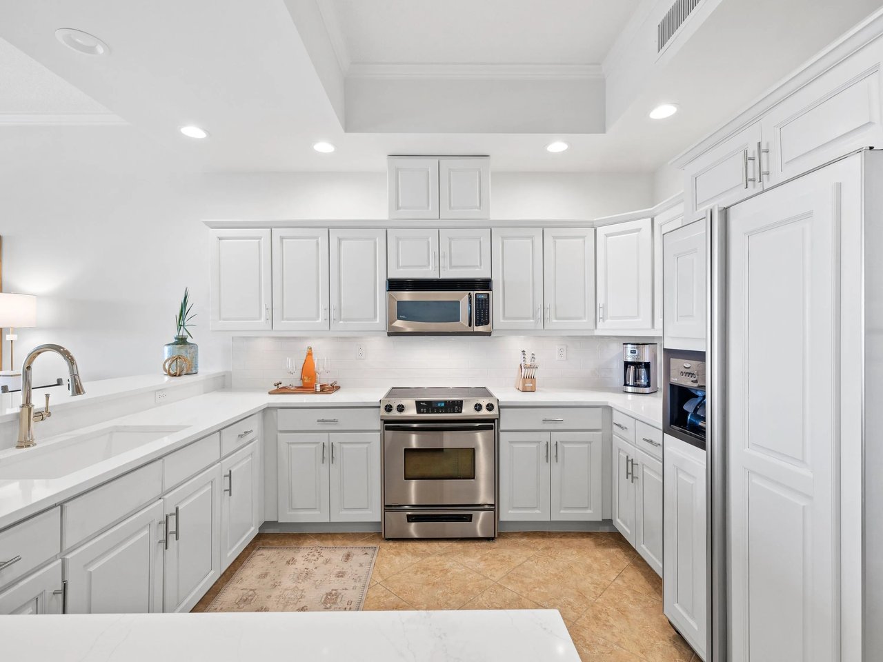 9961 E County Highway 30A #304