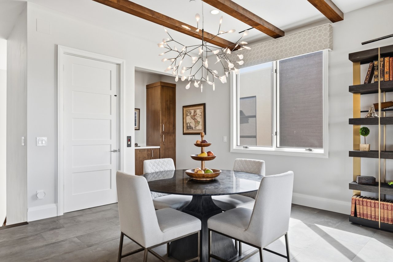 6180 N LAS BRISAS Drive