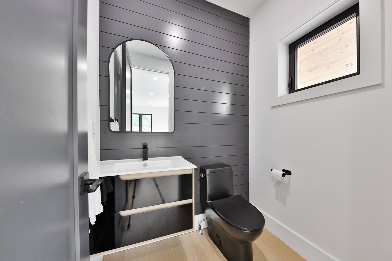 1506 Newlands Crescent, Burlington